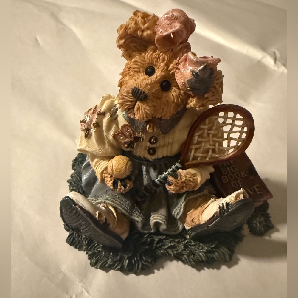 Vintage Boyd's Bear Resin Figurine "Christie Game.Set.Match" Bearstone 1995